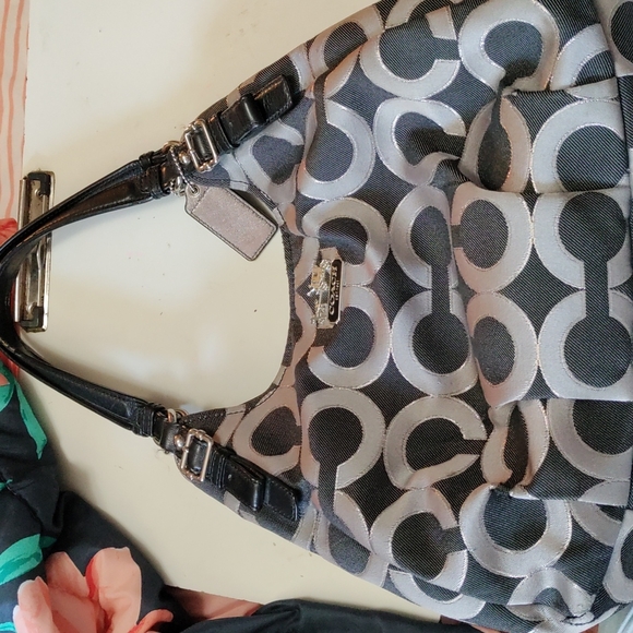 Coach shoulder bag - Picture 2 of 7